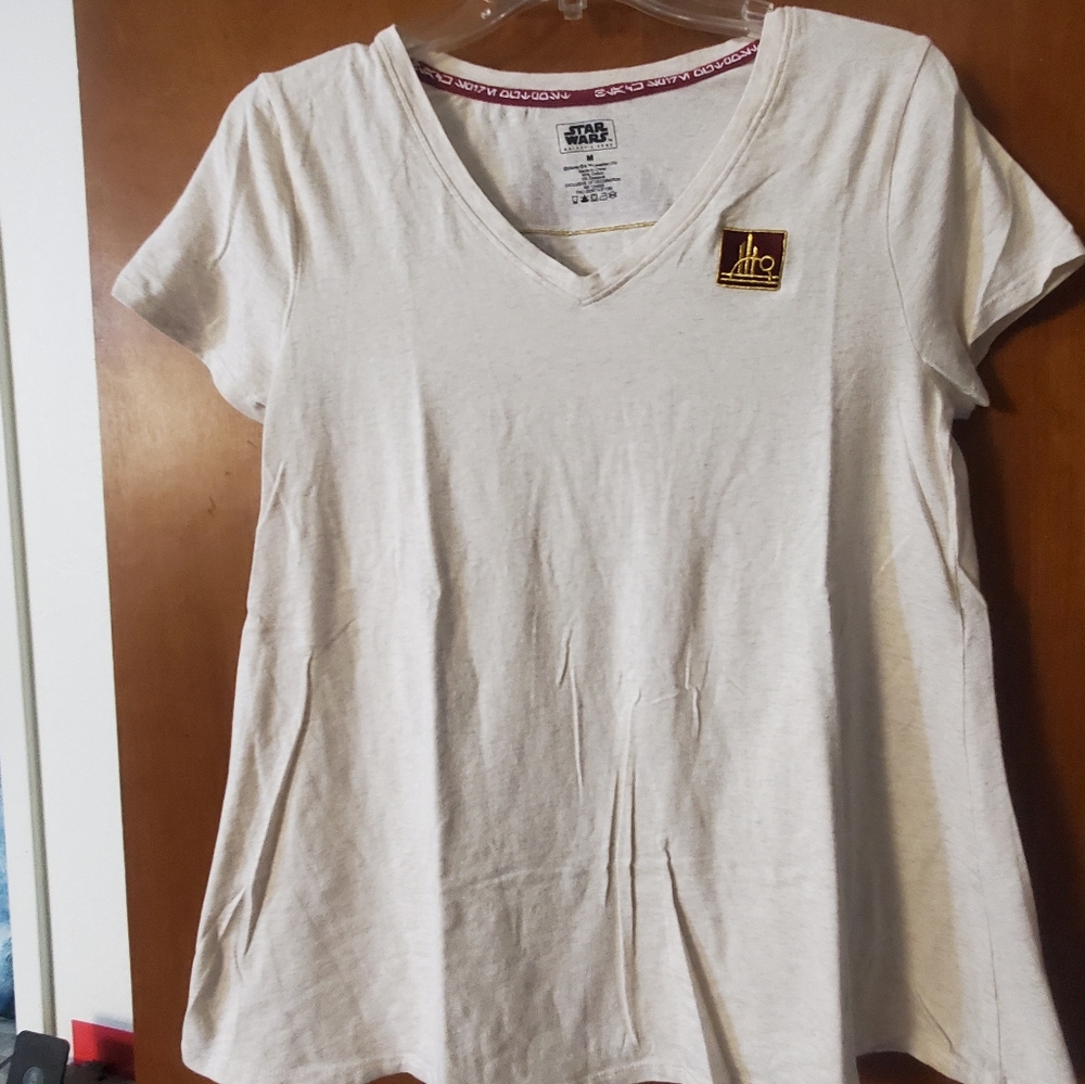 **LAST CHANCE*Disney Black Spire Outpost Star Wars White Short Sleeve V-Neck Tee